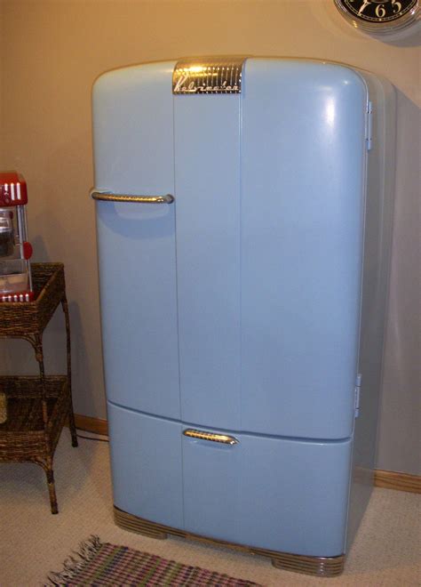 Used (normal wear), This is a 1940-1950 refrigerator it Works great. . Kelvinator fridge 1950 worth
